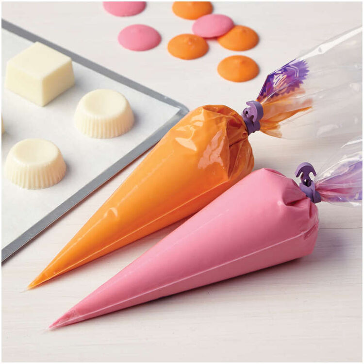 Disposable Pastry Icing Bag for Cake Baking Decorating Supplies Kit Cream Frosting and Cookie Decorating Piping Bags Tips