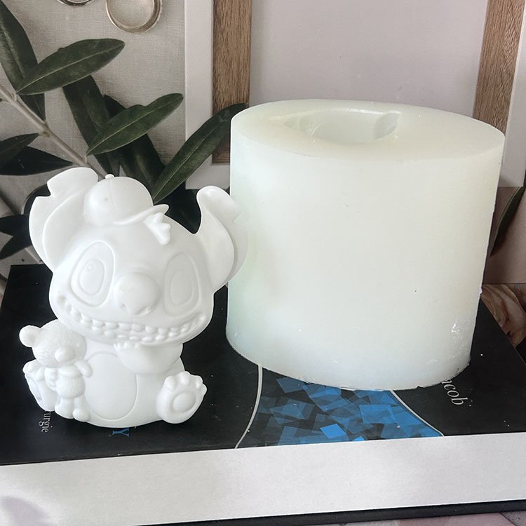 Three-Dimensional Cartoon Character Silicone Mold Handmade DIY Car Scented Candle Plaster Doll Diffuser Stone Table Decor Molds