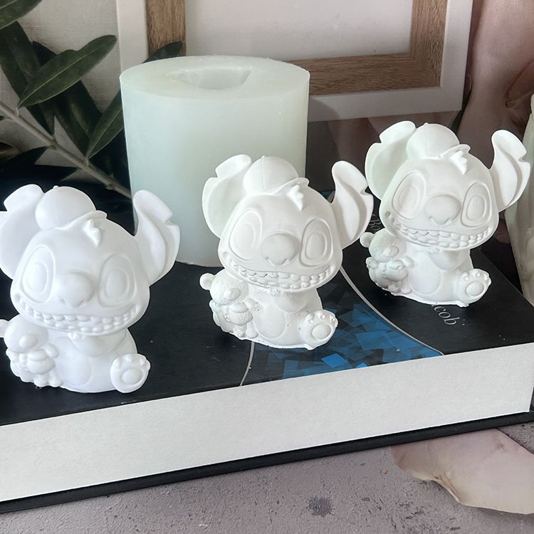 Three-Dimensional Cartoon Character Silicone Mold Handmade DIY Car Scented Candle Plaster Doll Diffuser Stone Table Decor Molds