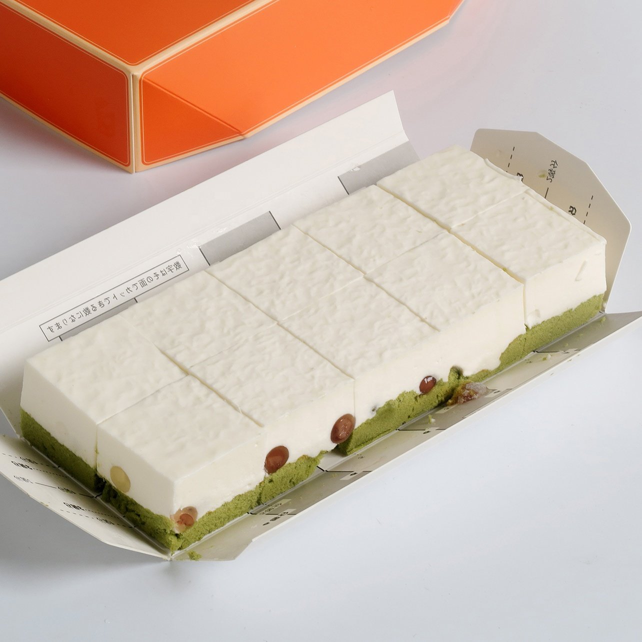 High quality Afternoon tea Gift Meeting Stir fried Horseshoe Beads Afternoon Tea Dim sum Yogurt Mousse Cake