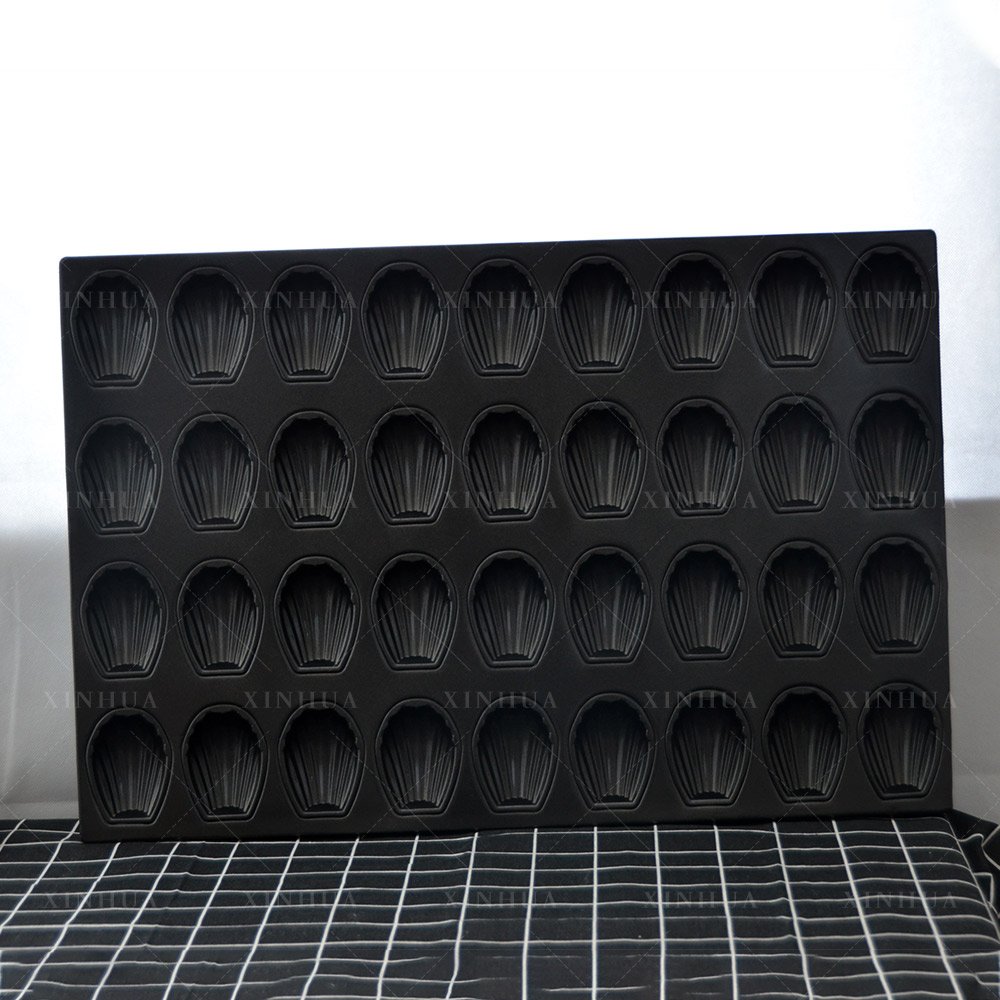 Factory Wholesale Non-stick Madeleine Cake Baking Mold Shell Shape Mould Pans For Oven Trays