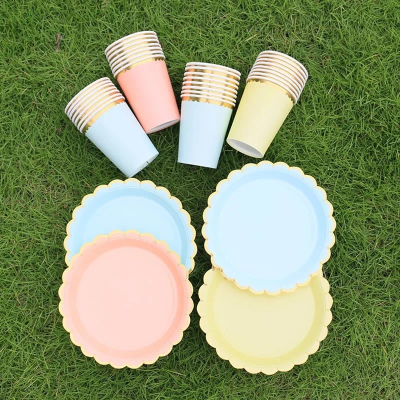 Birthday party paper dinner plates Disposable Christmas wedding decorations Cake knife and fork paper cups