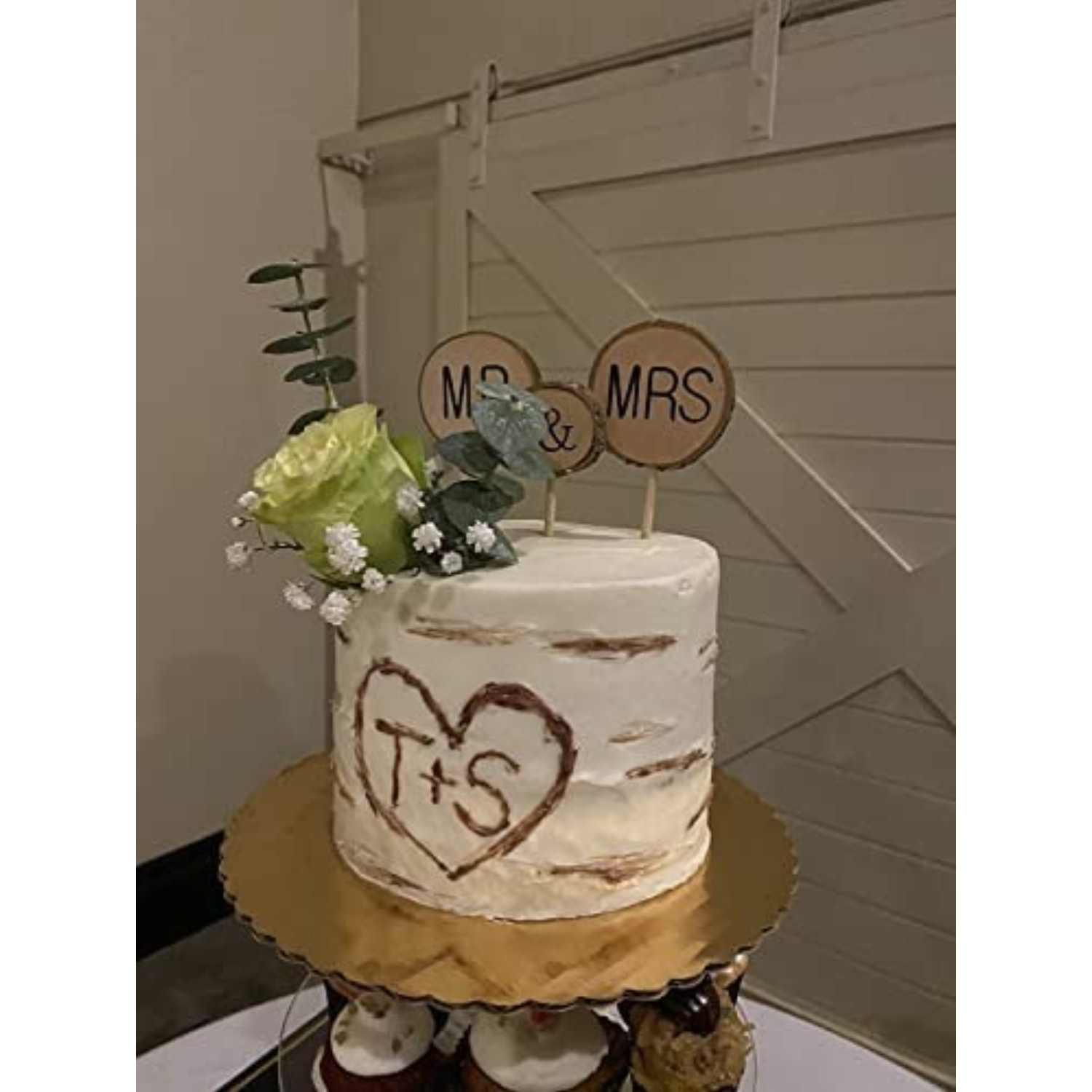 3 Pcs Mr&Mrs Toppers Natural Wood Cake Decoration Chic Rustic Wedding Mr Mrs for Couple Sweetheart Party Anniversary Birthday