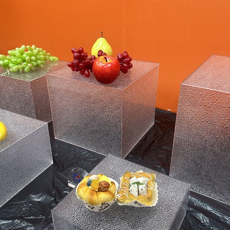 Gaojian Factory Laser Cutting Dot Acrylic Shoe Jewelry Display Stand Food Dessert Cake Stand Buffet Riser Cube For Wedding Hotel