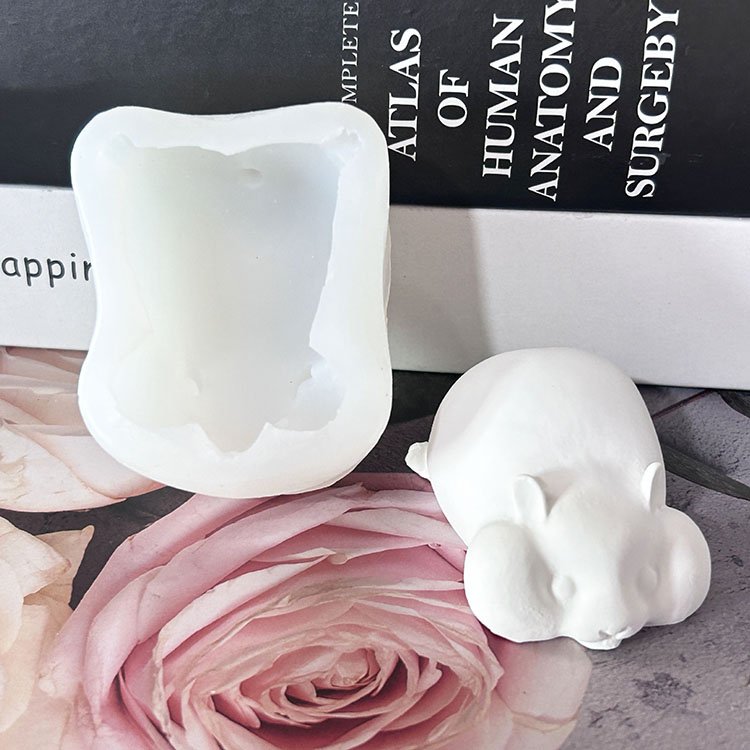 2D Three-dimensional Hamster Candle Silicone Mold DIY Aromatherapy Ornament Animal Shaped Chocolate Cake Mold Home Desktop Decor