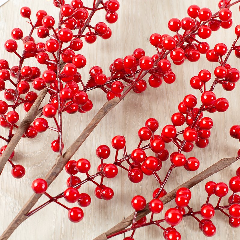 Christmas Atmosphere Layout Supplies Decorative Flowers Wholesale Red Fruit Artificial Holly plastic holly cake decoration