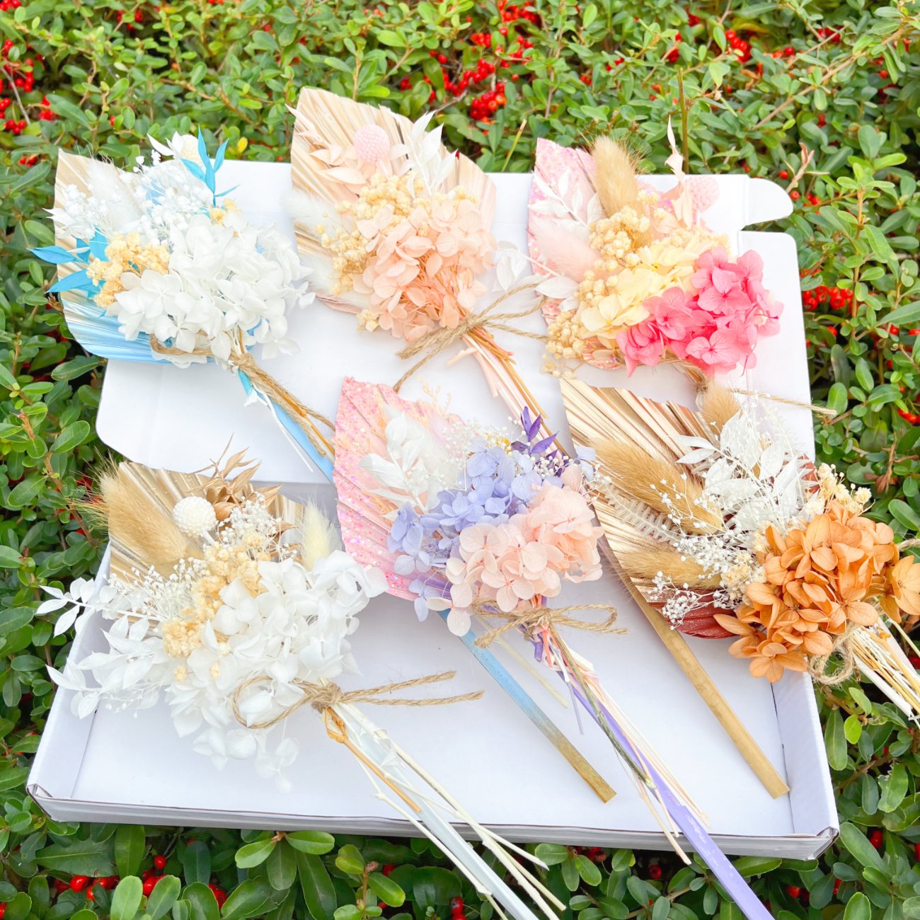 Wholesale Cake decorations supplies dried flower cake topper palm leaf bouquet cupcake topper happy birthday cake toppers