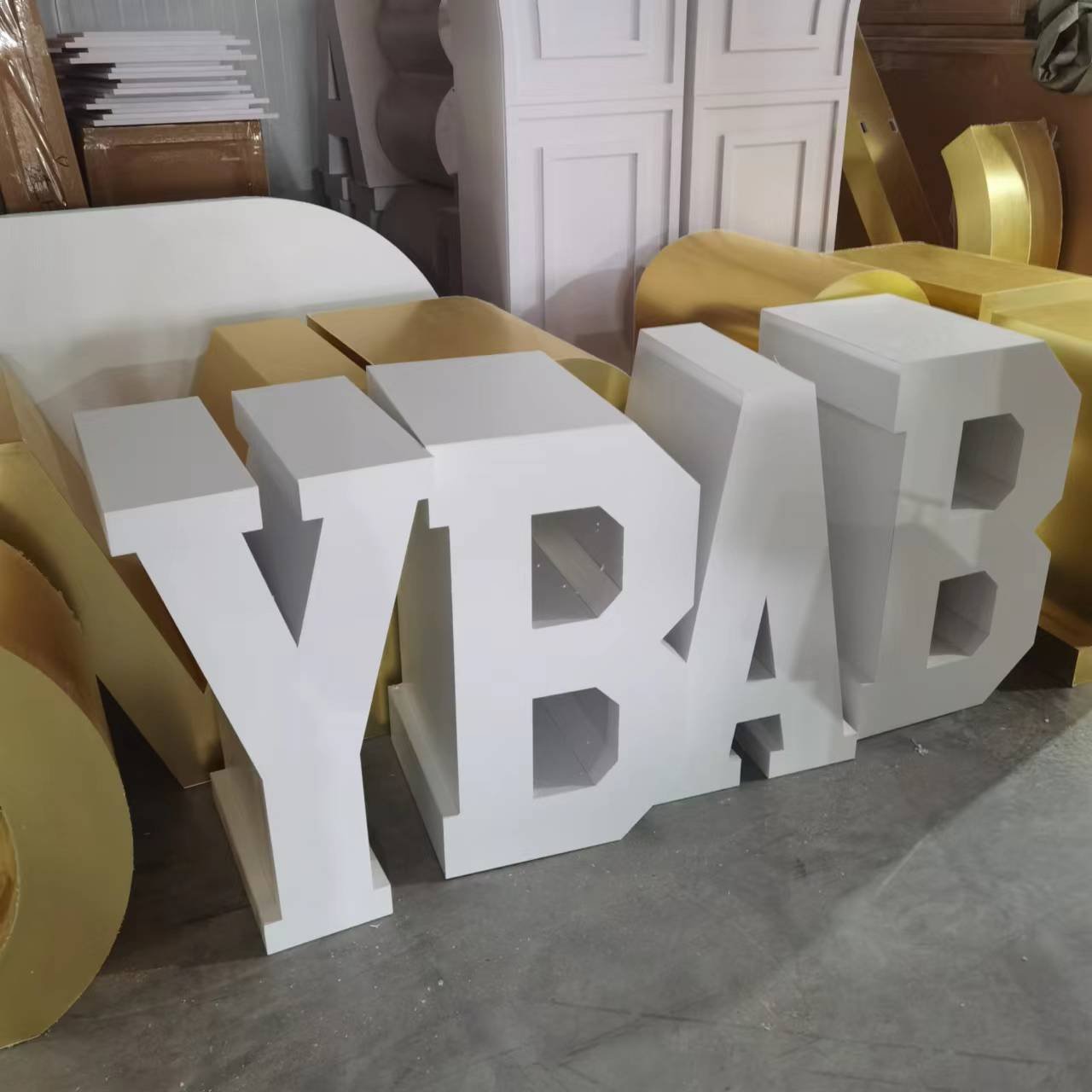 luxury LOVE Letter Table Wedding Love Baby Number Table Supplier Wedding Backdrop Letter Table With Acrylic Desktop Supplies