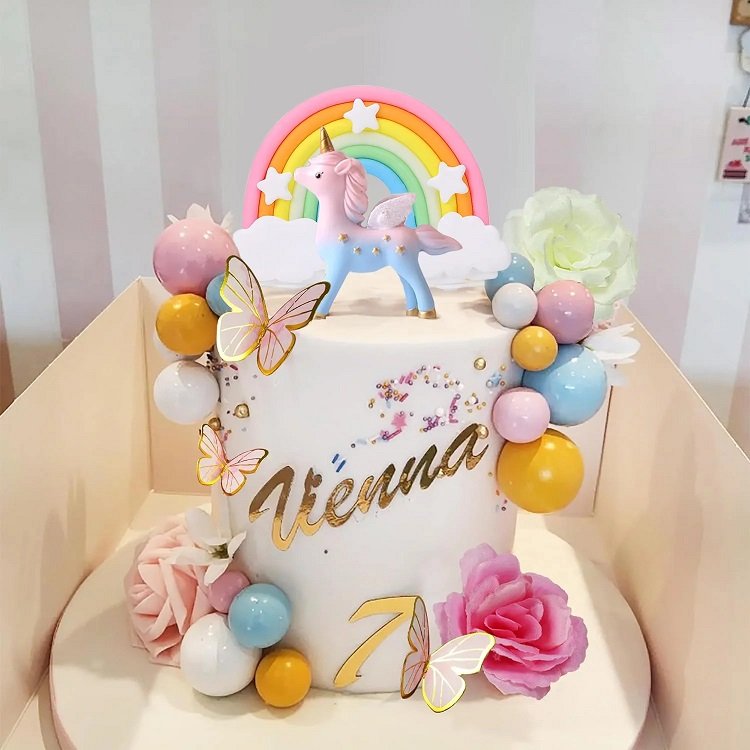 Magical Unicorn Cake Topper Cartoon Unicorn Sulpture Resin Figure Animal Unicorn Cake Topper for Girl Birthday Party Decorations