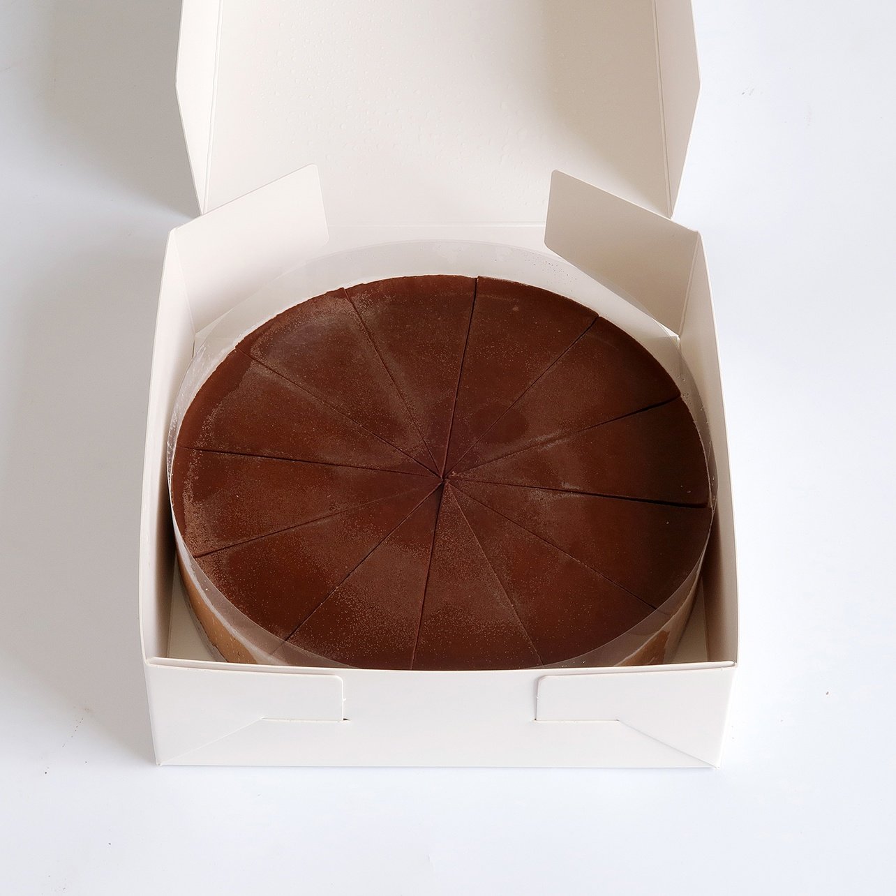 Mousse Date Delicious Hotel 7-inch Chocolate Mousse