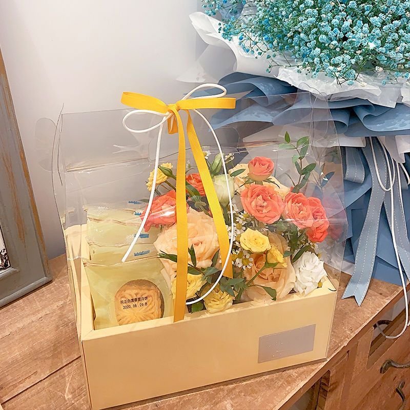 Flower cake box Christmas Valentine's creative floral gift box hand-held transparent baking cake gift box suppliers