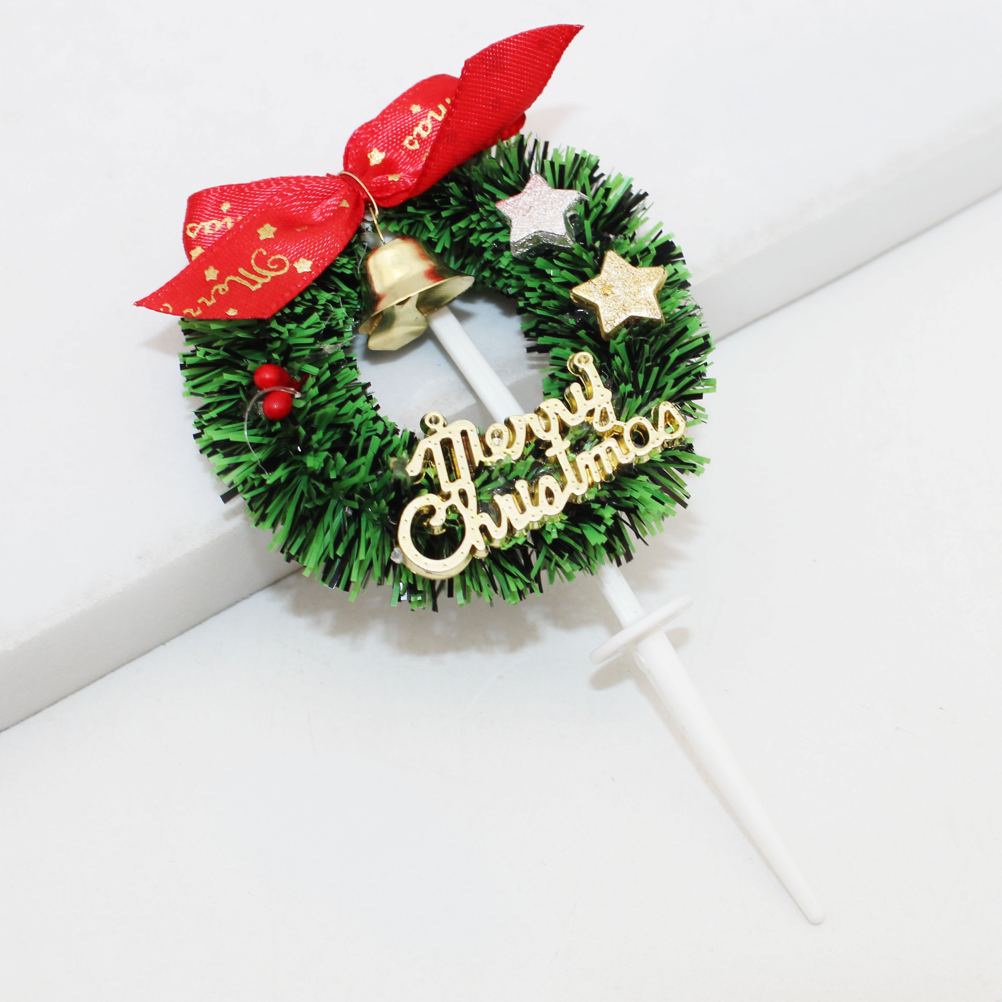 Ychon little wreath garland toppers Christmas cake baking pine toppers merry christmas theme party supplies