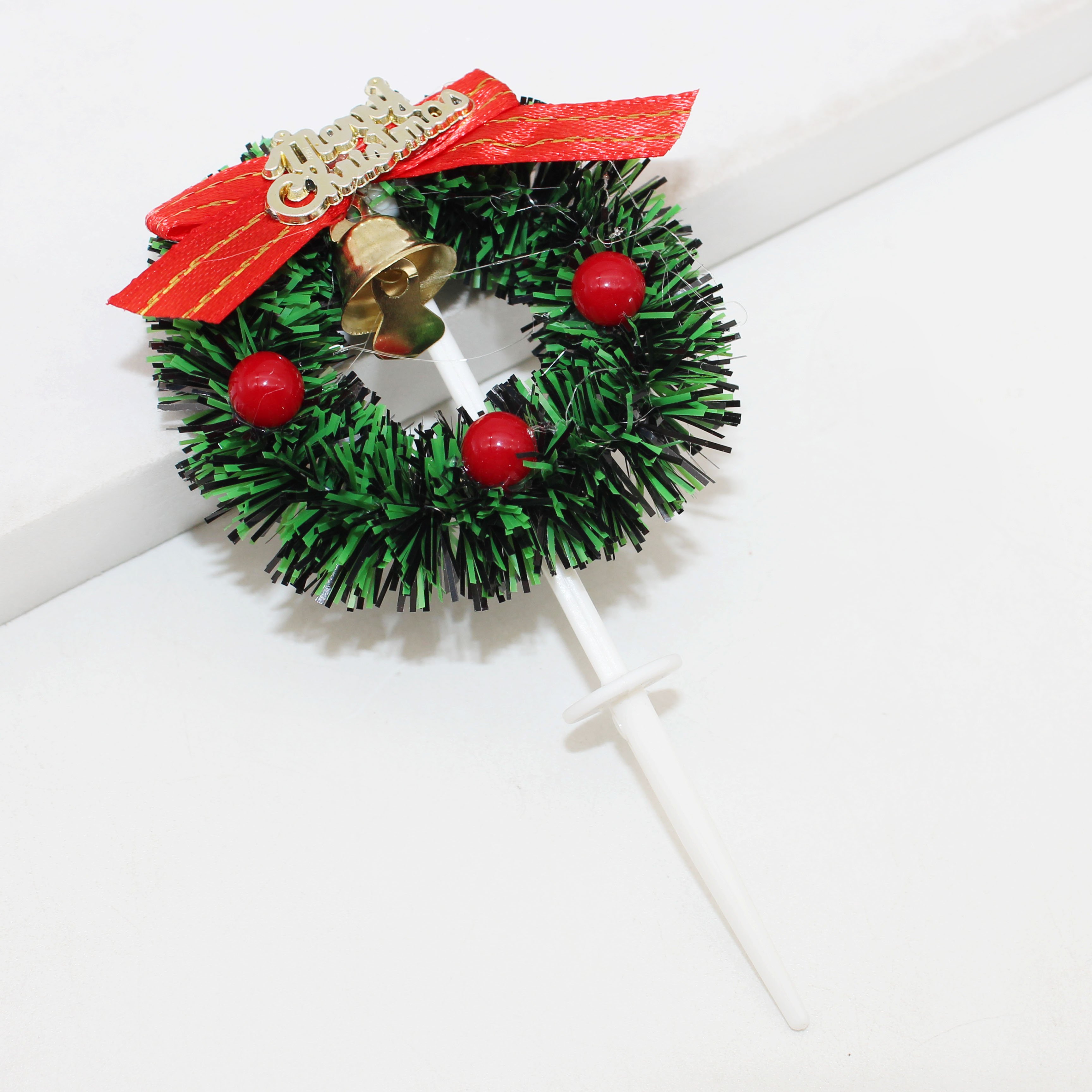 Ychon little wreath garland toppers Christmas cake baking pine toppers merry christmas theme party supplies