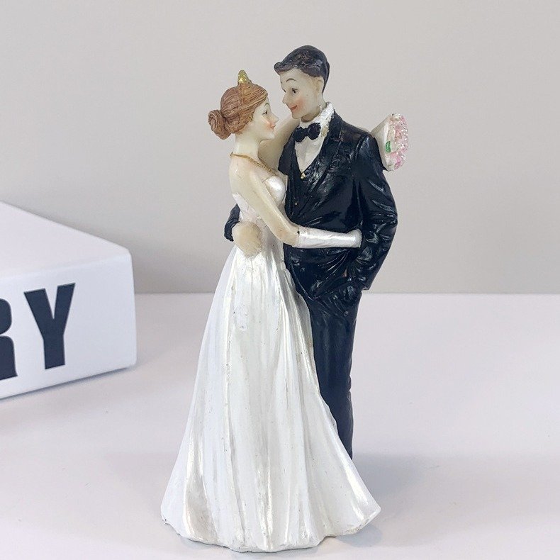 Wedding Cake Topper Wedding Bride And Groom Cake Topper DIY Engagement Figurine Craft Gift Cake Decoration Supplies