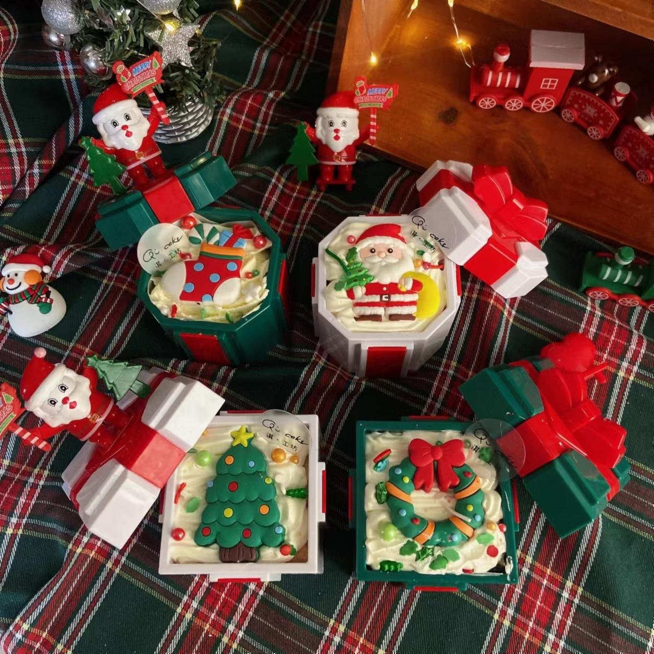 2024 New Design Santa Gift Box Decoration Christmas Gift Decoration Box Cake Decoration Supplies