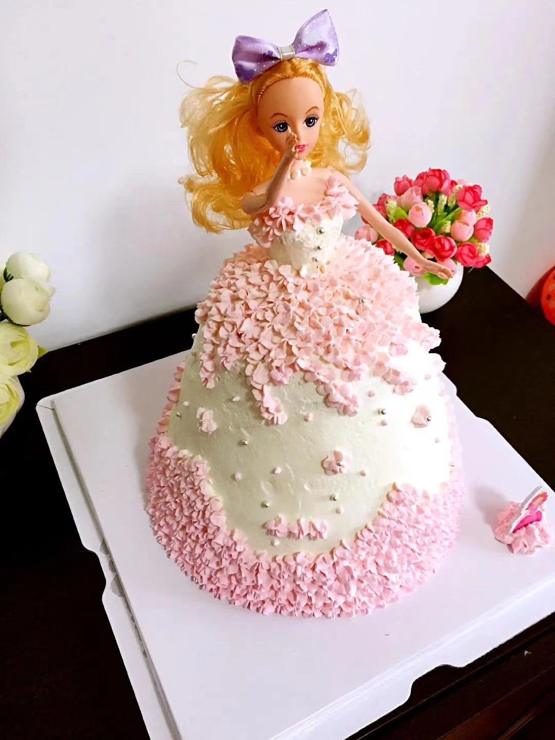 Wholesale cake decoration topper cartoon character cake decorating supplies doll cake toppers