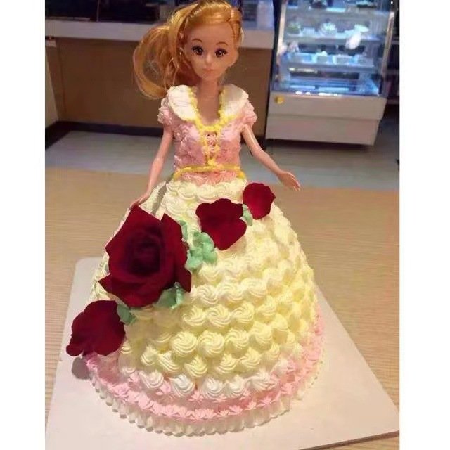Wholesale cake decoration topper cartoon character cake decorating supplies doll cake toppers