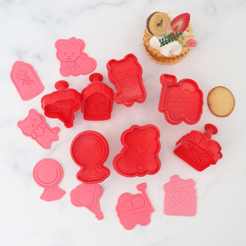 Valentine's Day Mini Bear Love Baking Tool Set Spring Die DIY Supplies with Baby Food Mold and Biscuit Mold for Decoration