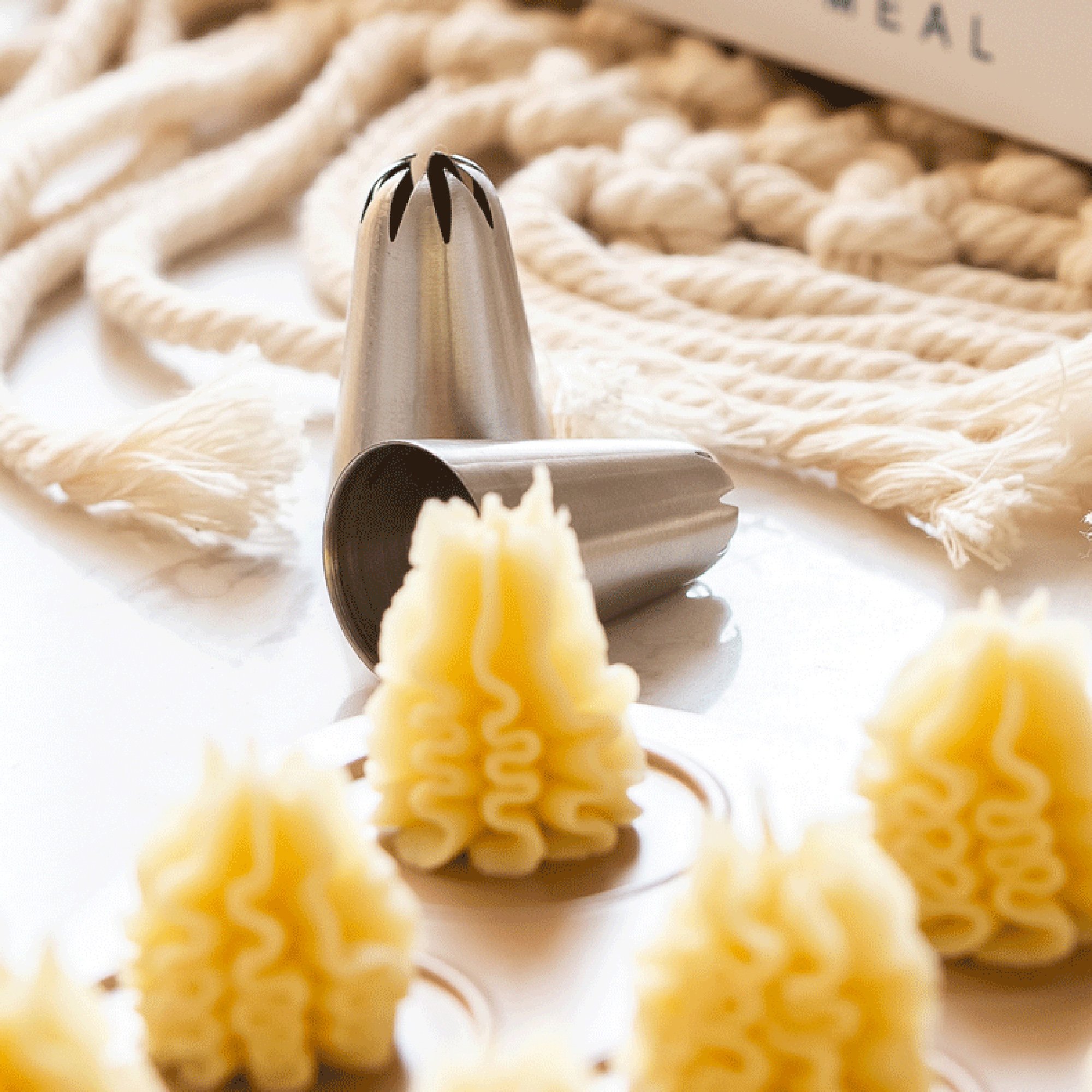 Custom baking diy tools supplies stainless steel cookies decoration piping tip cake cream big flower icing nozzles