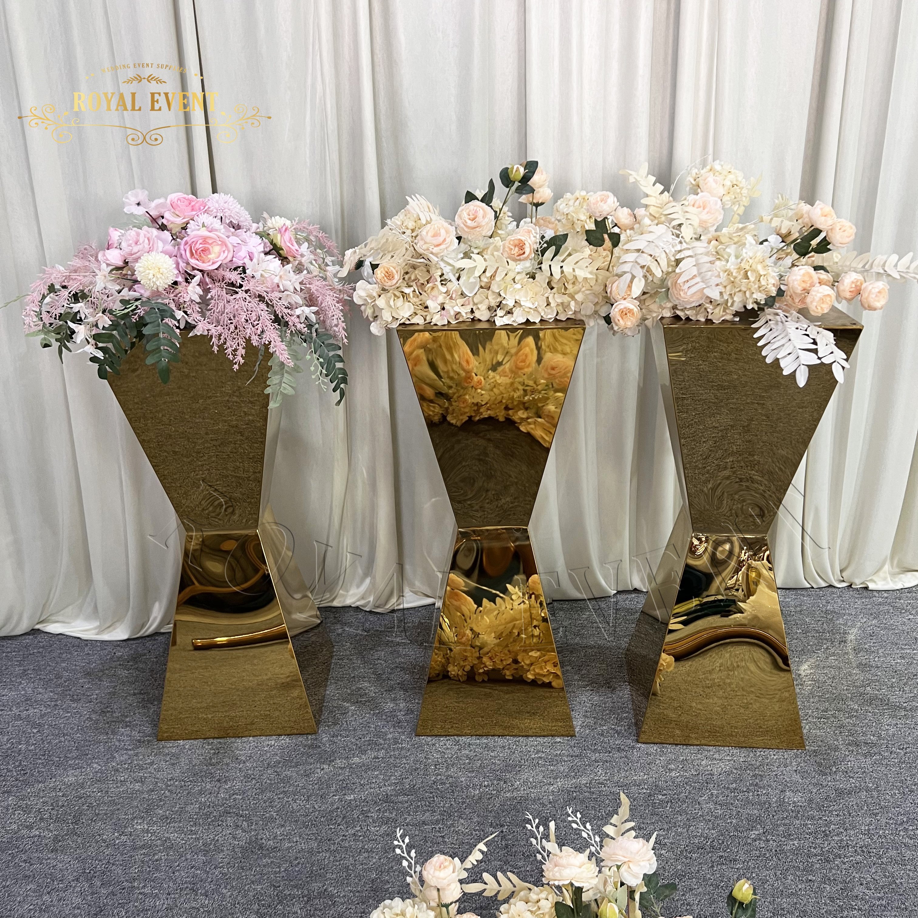 Hot Sale Gold Stainless Steel Wedding Plinths Flower Stand Table Centerpieces Cake Table For Other Wedding Decoration
