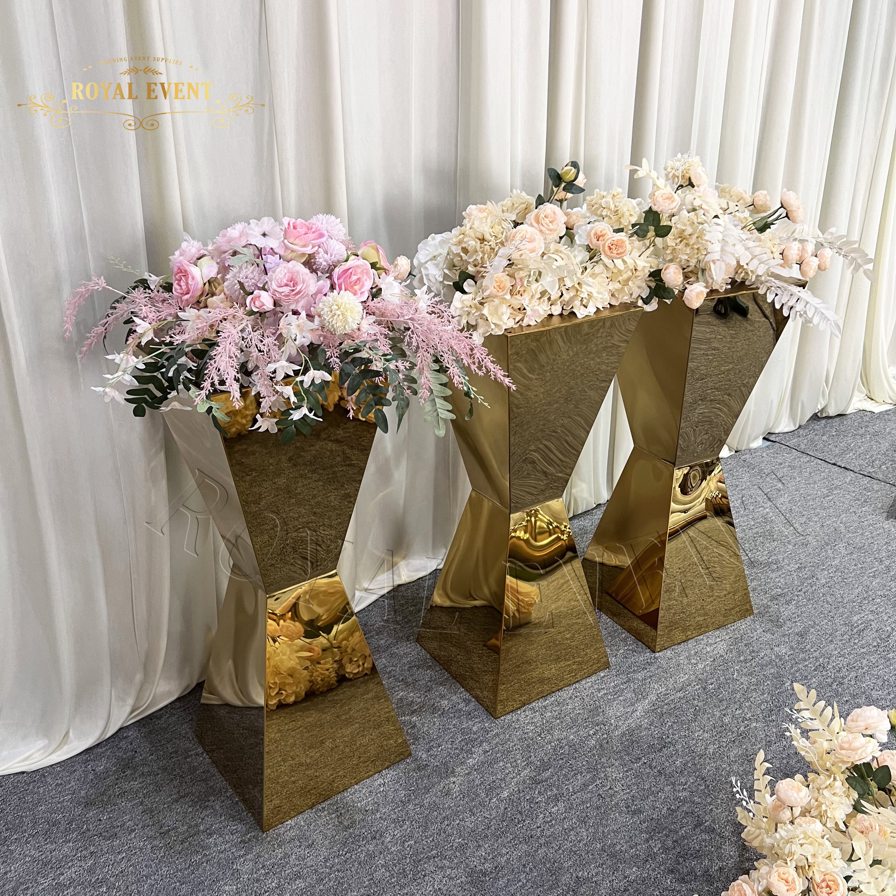 Hot Sale Gold Stainless Steel Wedding Plinths Flower Stand Table Centerpieces Cake Table For Other Wedding Decoration