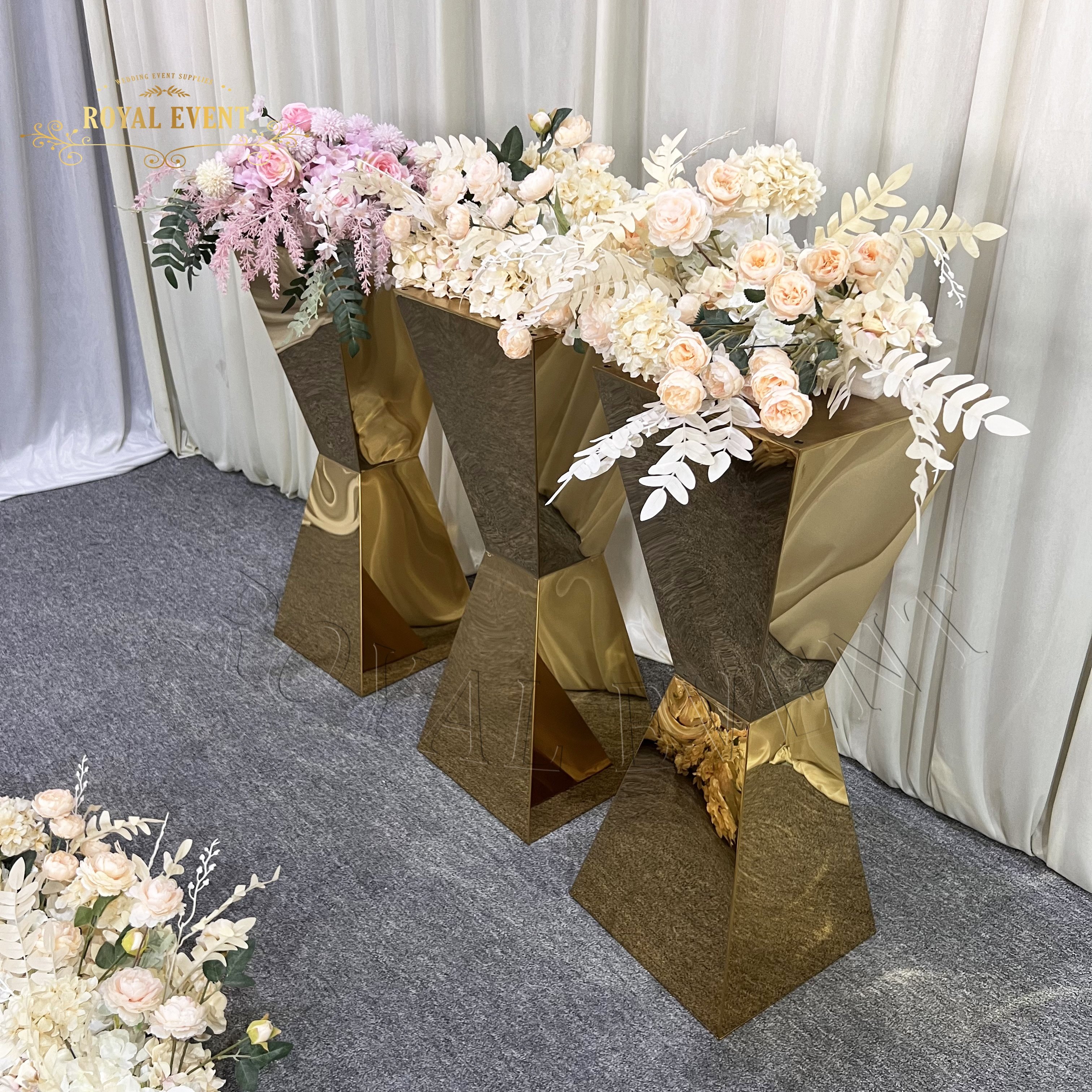 Hot Sale Gold Stainless Steel Wedding Plinths Flower Stand Table Centerpieces Cake Table For Other Wedding Decoration