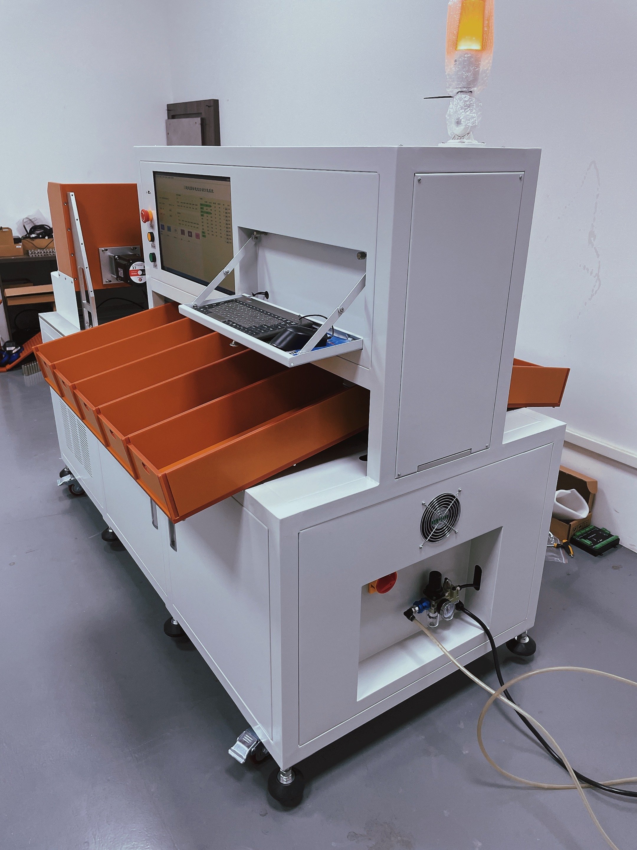 Automatic 33140 10 Channels Lithium Battery Pack Sorter Tester Cylindrical Cell Sorting Machine
