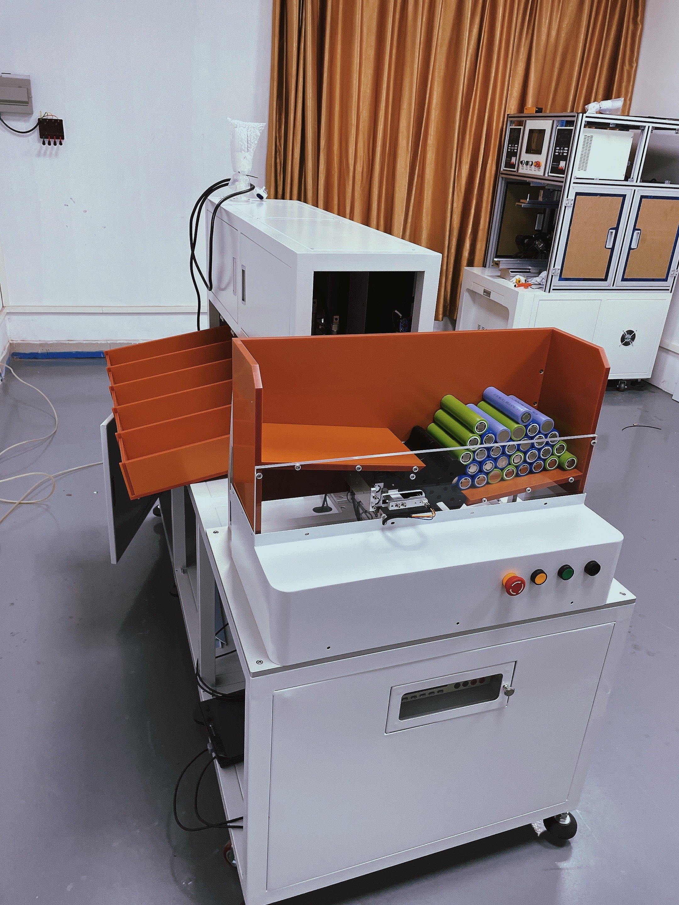 Automatic 33140 10 Channels Lithium Battery Pack Sorter Tester Cylindrical Cell Sorting Machine