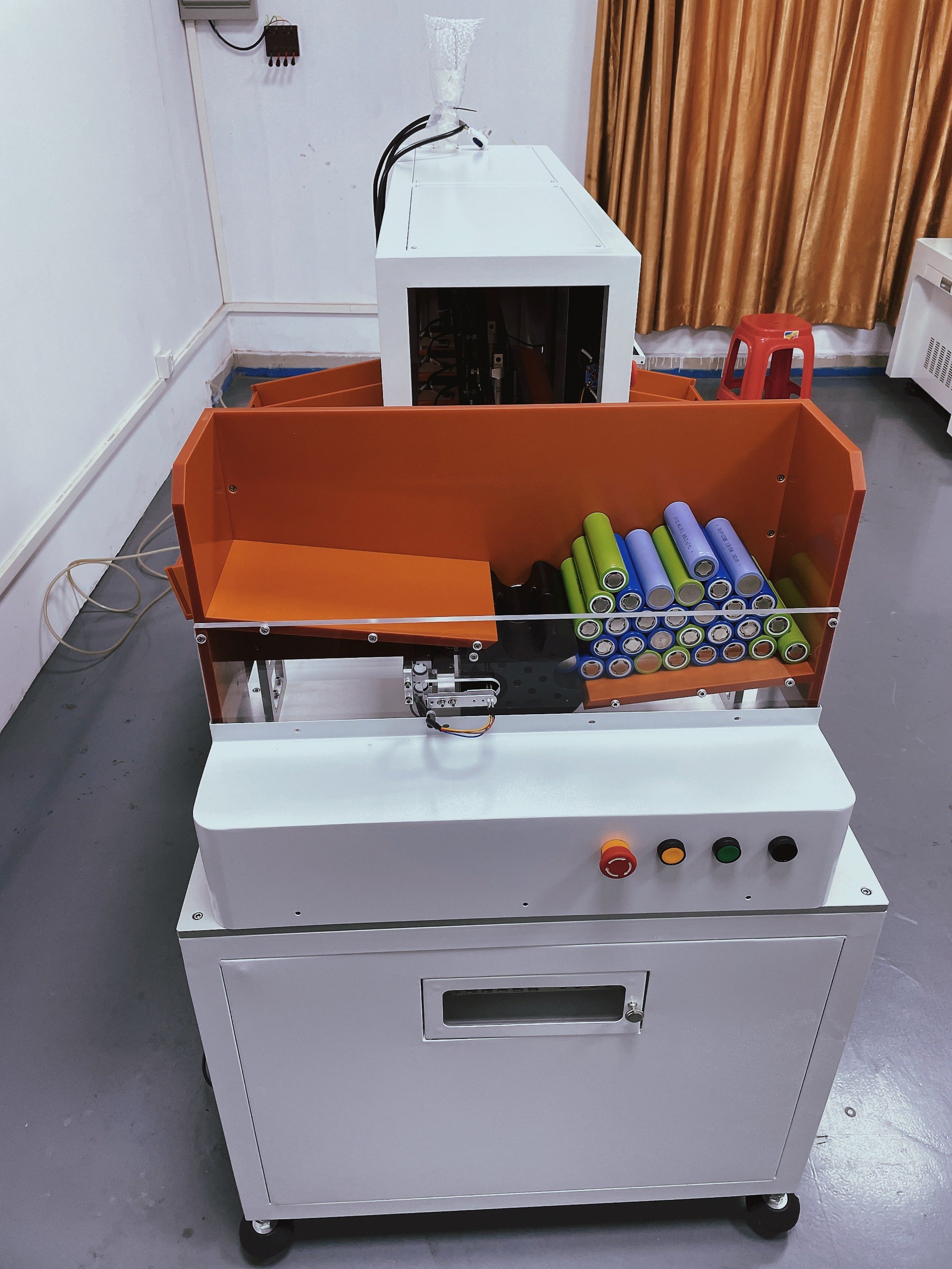 Automatic 33140 10 Channels Lithium Battery Pack Sorter Tester Cylindrical Cell Sorting Machine