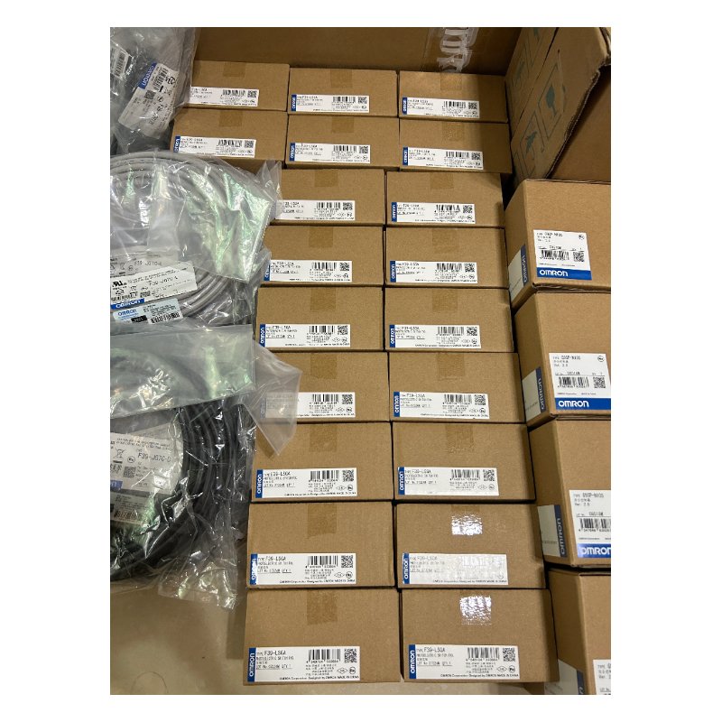CS1W-CN118 Automation Parts Hot Sale PLC Programmer Logic Control Module In Stock
