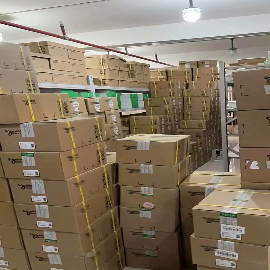 Original New CP1L Series PLC Programming Controller CP1L-L14DT1-D