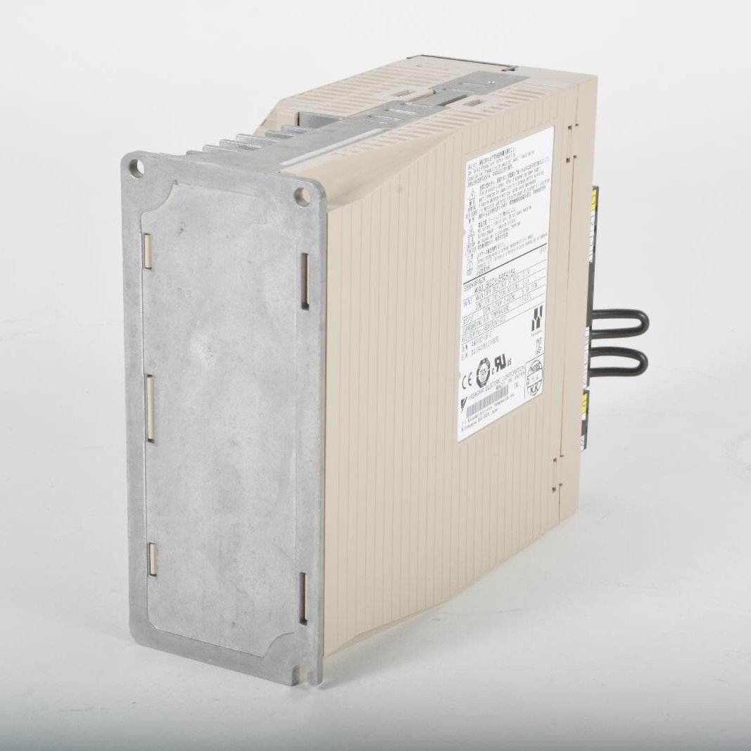 SGDV-5R5A15A New In-Box Servo Driver PLC PAC & Dedicated Controllers Expedited Shipping