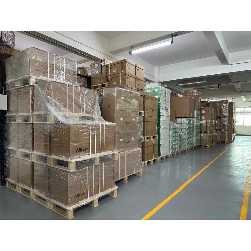 Pac driver PLC controller MC 4 11/10/400 PacDrive brand new original stock Brand New Original