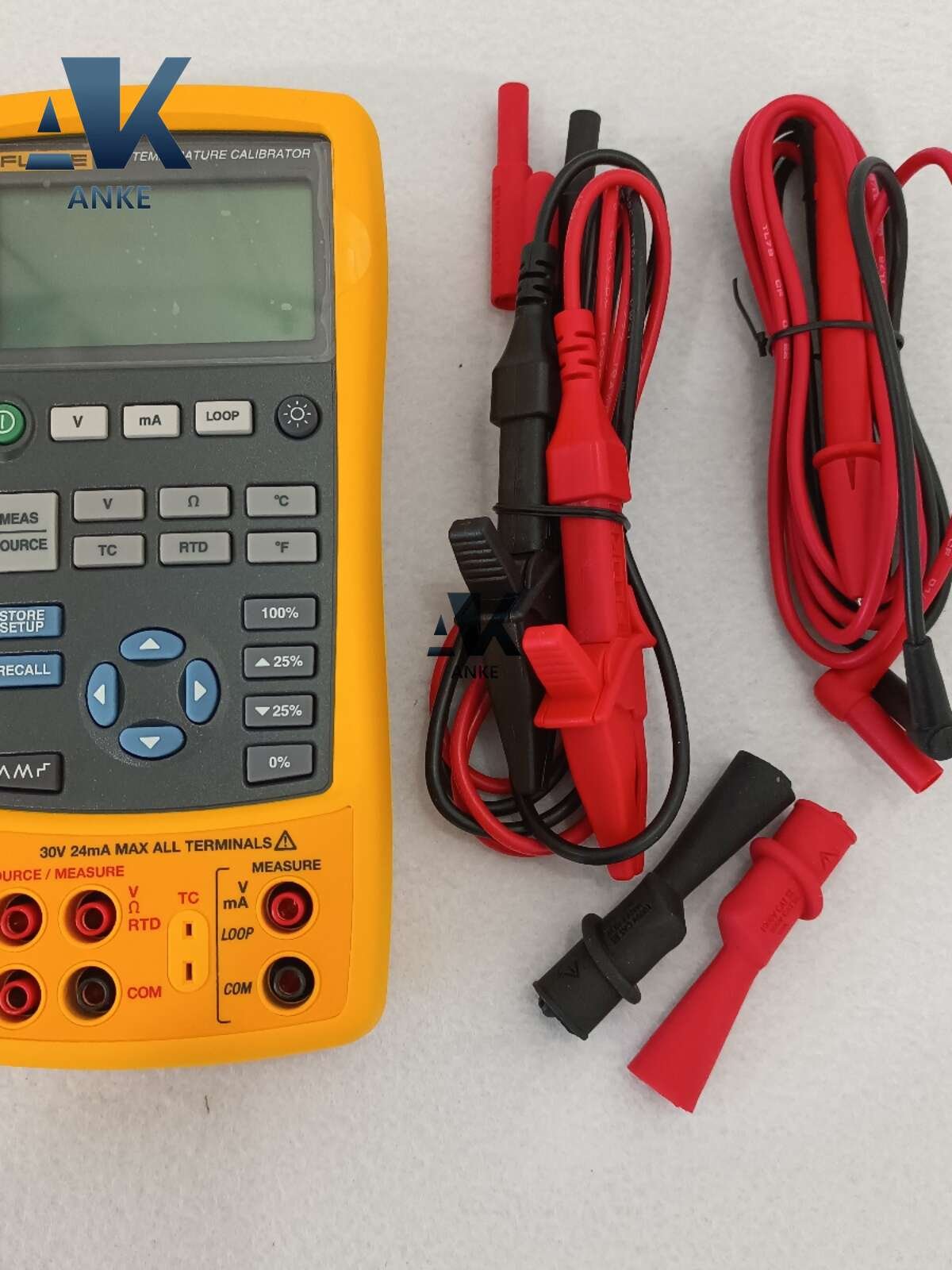 Fluke 724 Temperature Calibrator