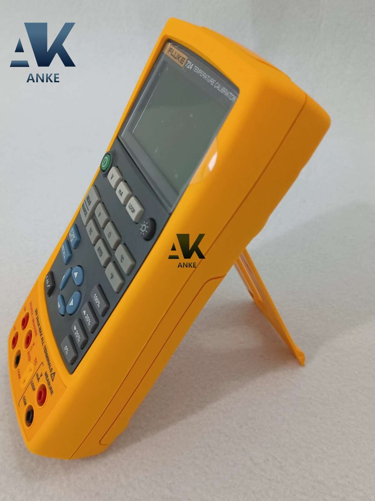 Fluke 724 Temperature Calibrator