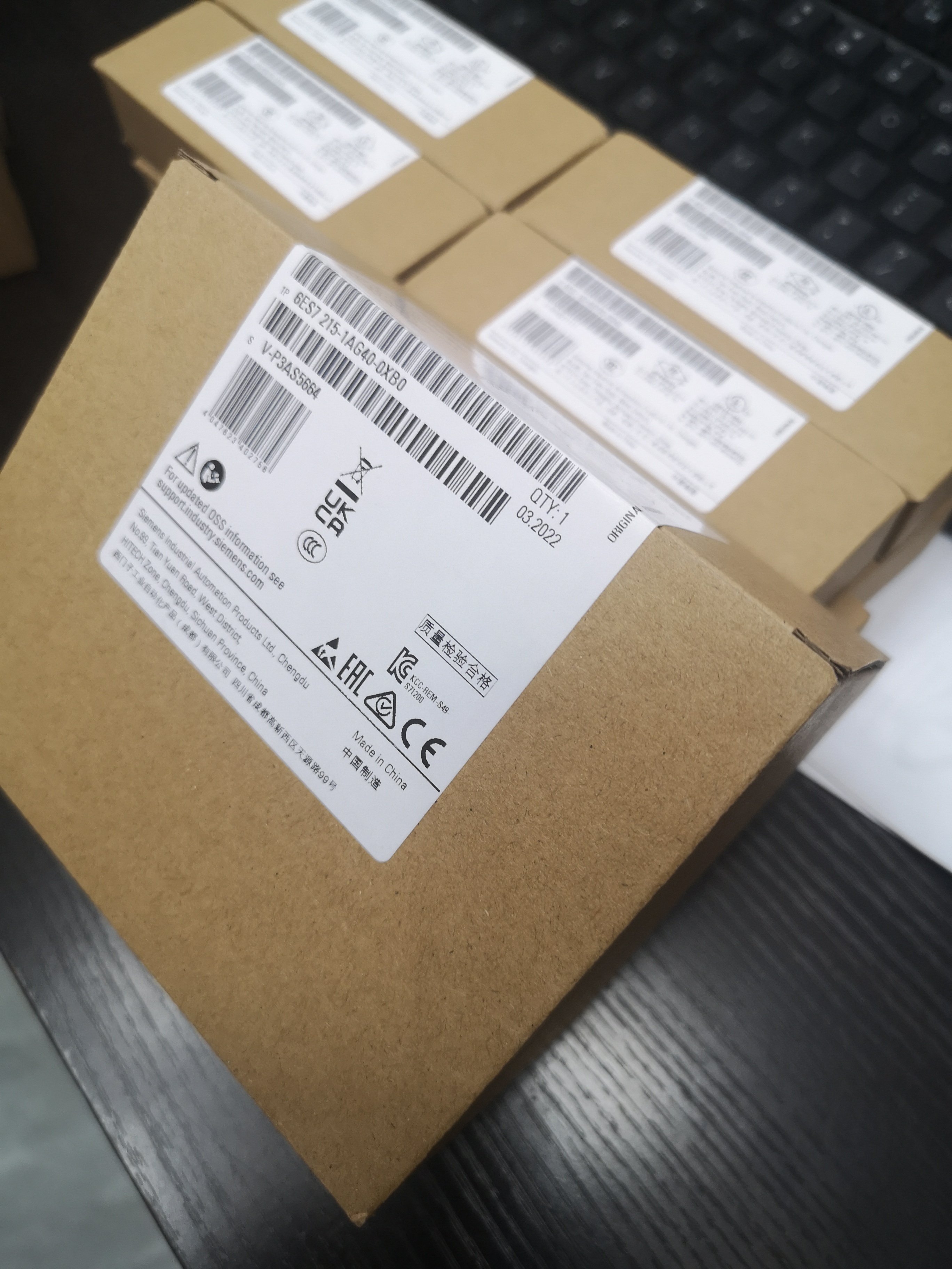 100% new original 6ES7215-1BG40-0XB0 simatic s7-1200 CPU 1215C plc siemens 6ES7215-1BG40-0XB0 new one year warranty