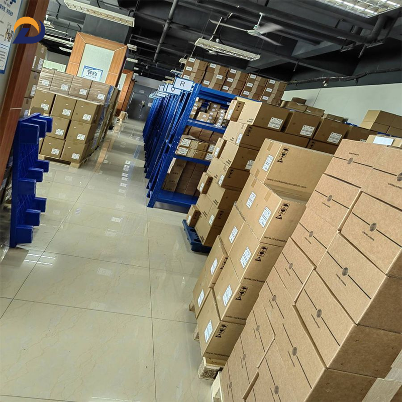 PLC Suppliers CPM1A PLC Programmable Controller CPM1A-40CDR-A-V1