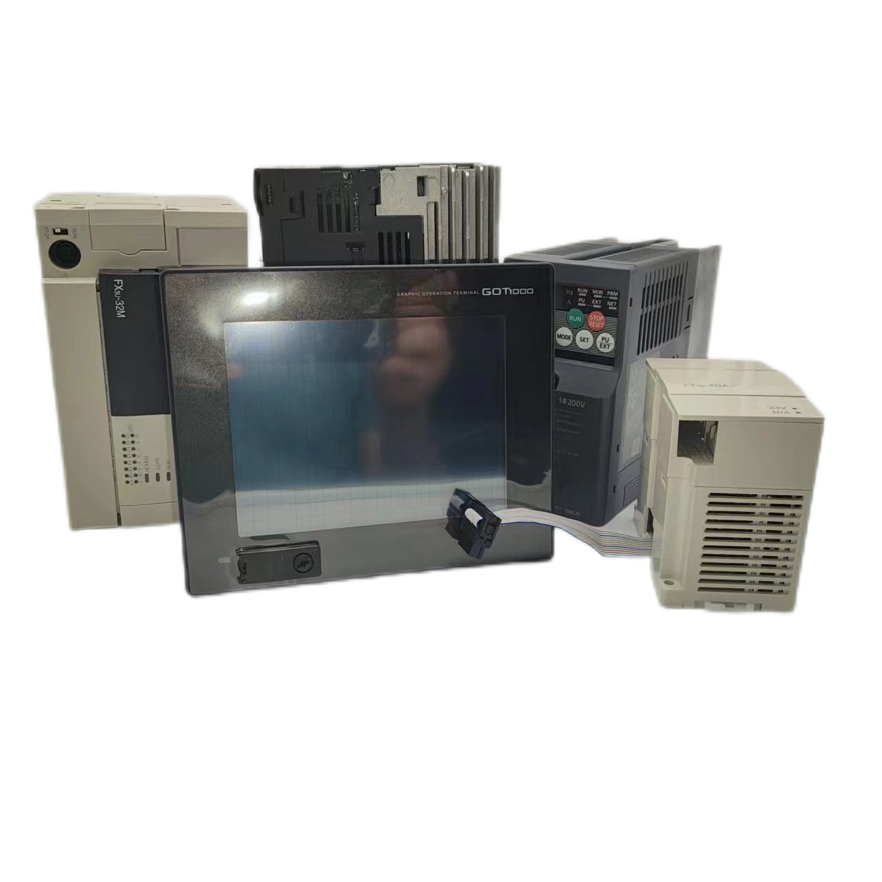 Dedicated Controllers PLC PAC Product Line GT2712-STBA/GT15-QBUS/MR-JHSCBL/MR-J4-350B-RJ020/MR-J4-60B-RJ020/MR-JCCBL20M-H