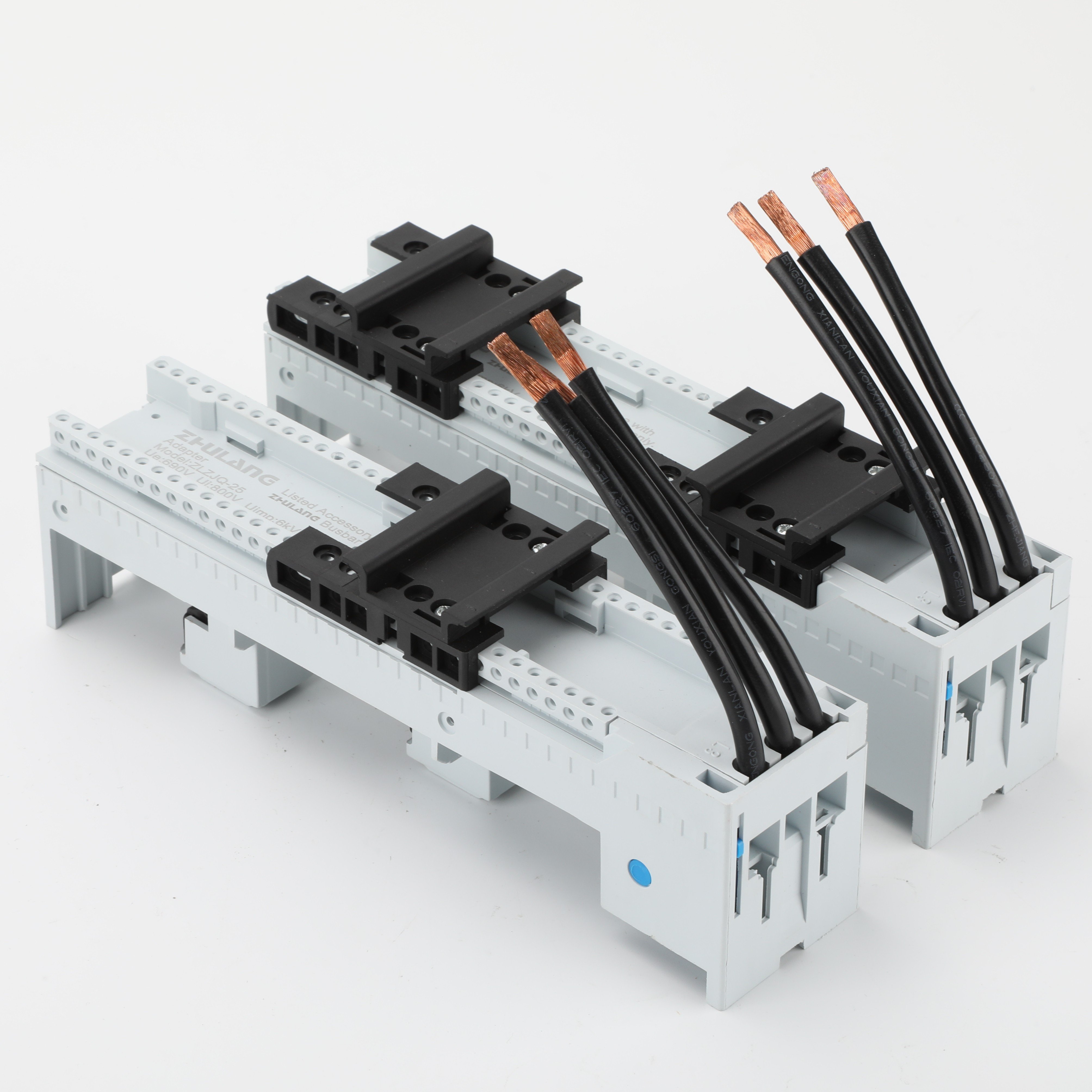 Industrial 32A 690V 3P Busbar System Breaker Adapter Electrical Equipment Cable without Terminal PLC PAC Dedicated Controllers