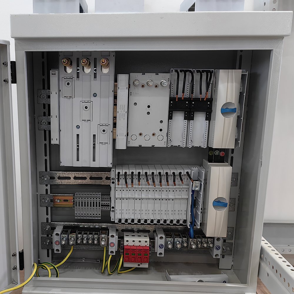 Industrial 32A 690V 3P Busbar System Breaker Adapter Electrical Equipment Cable without Terminal PLC PAC Dedicated Controllers