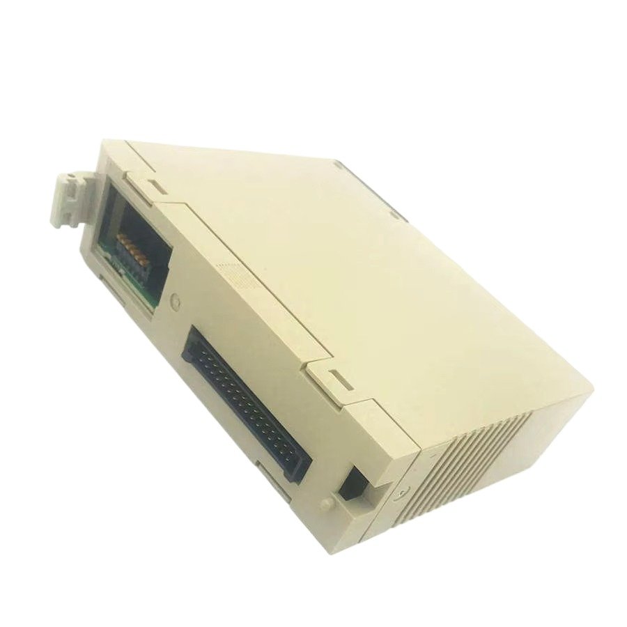 Original New C200H PLC Programmable Logic Controller C200HMD215 C200H-MD215