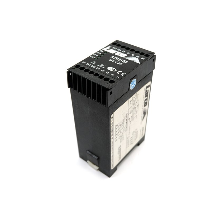 Original new CNC spare part PLC PAC AND DEDICATED CONTROLLER PLC Lenze AZR31R2 inverter