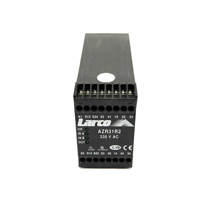 Original new CNC spare part PLC PAC AND DEDICATED CONTROLLER PLC Lenze AZR31R2 inverter