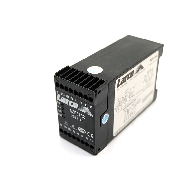Original new CNC spare part PLC PAC AND DEDICATED CONTROLLER PLC Lenze AZR31R2 inverter