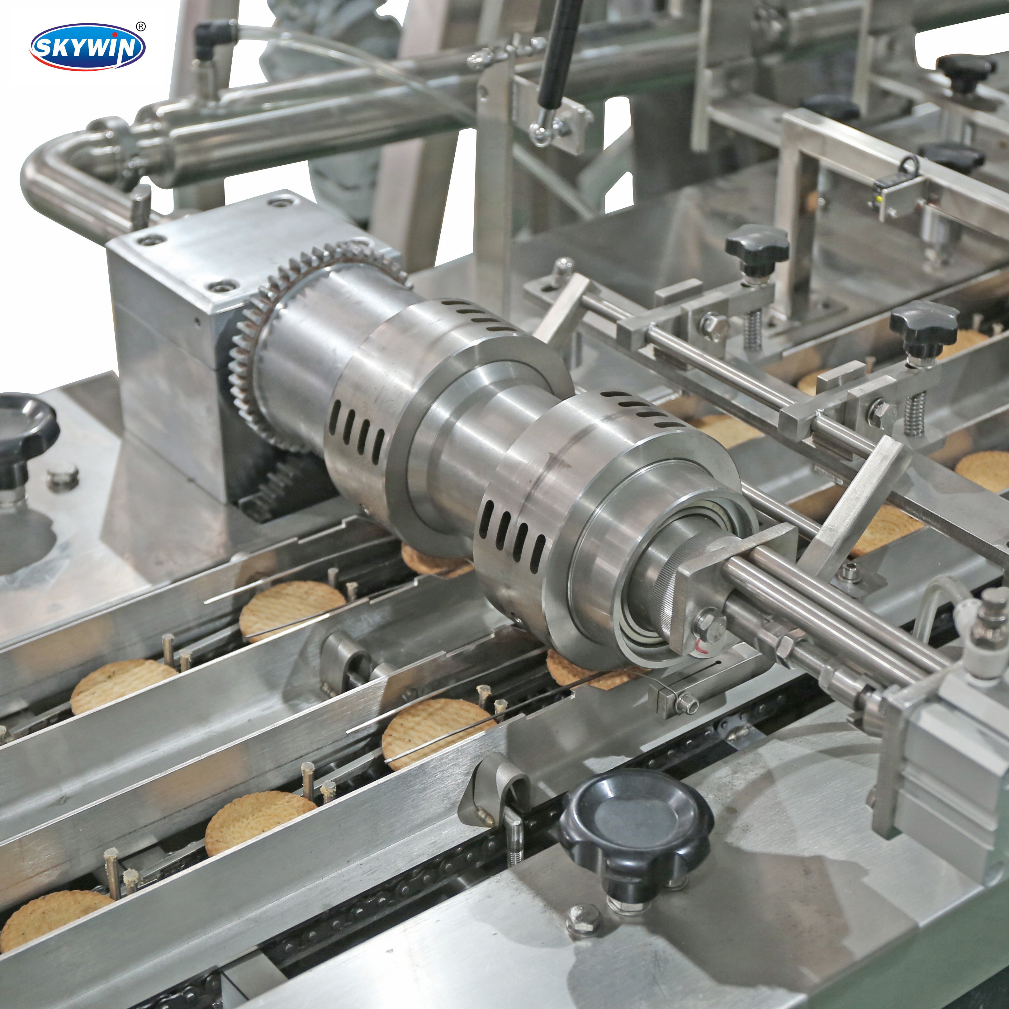 Skywin double-lane biscuit sandwiching making machine with flow pack packaging machine