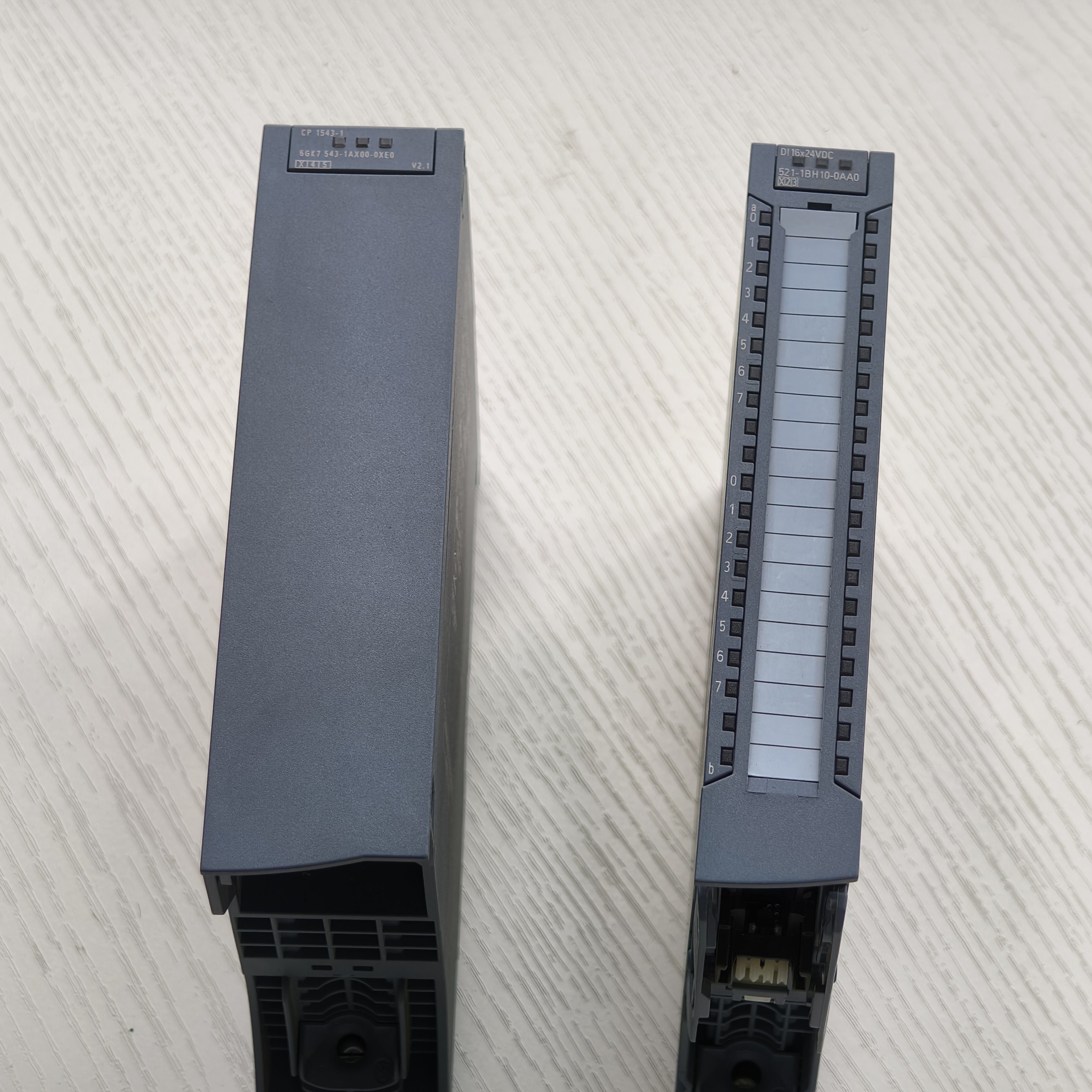 Gold Seller Original S7-1500 Series 6ES7521-1BL10-0AA0 PLC PAC & Dedicated Controllers New Warehouse Stock Programming Features