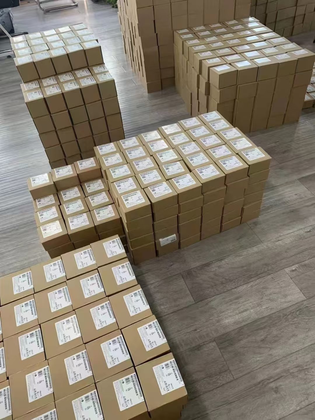 warehouse stock SIMATIC S7-1500 Digital input module, DI 16x24 V DC BA, 6ES7521-1BH10-0AA0 6ES75211BH100AA0
