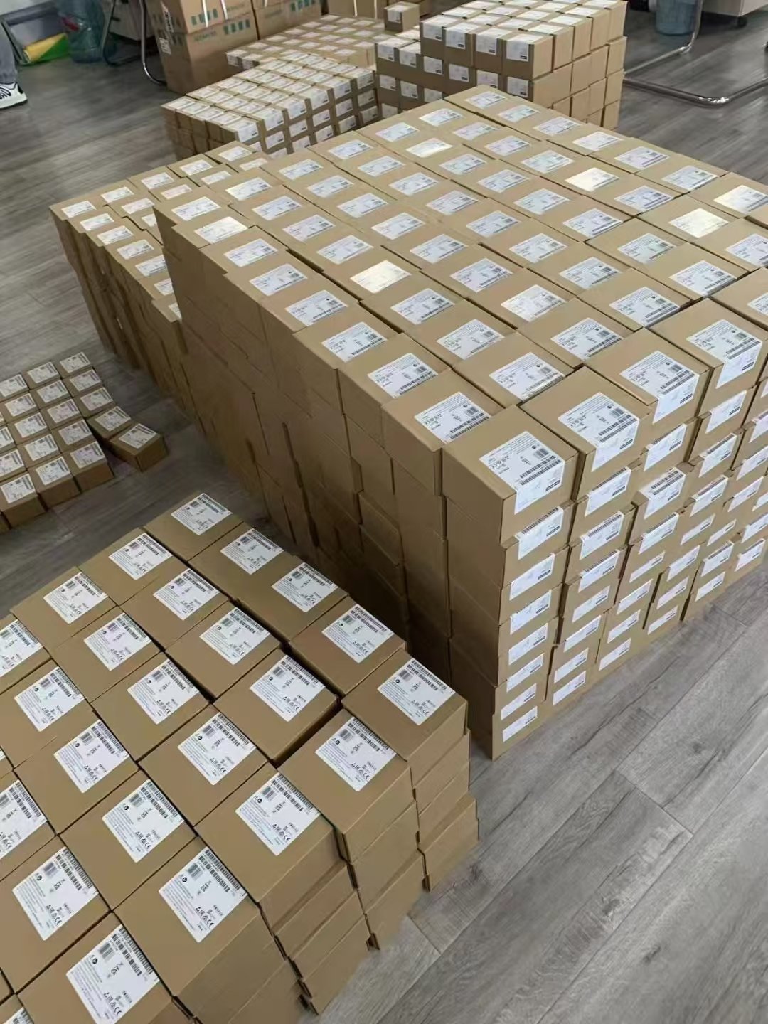 warehouse stock SIMATIC S7-1500 Digital input module, DI 16x24 V DC BA, 6ES7521-1BH10-0AA0 6ES75211BH100AA0