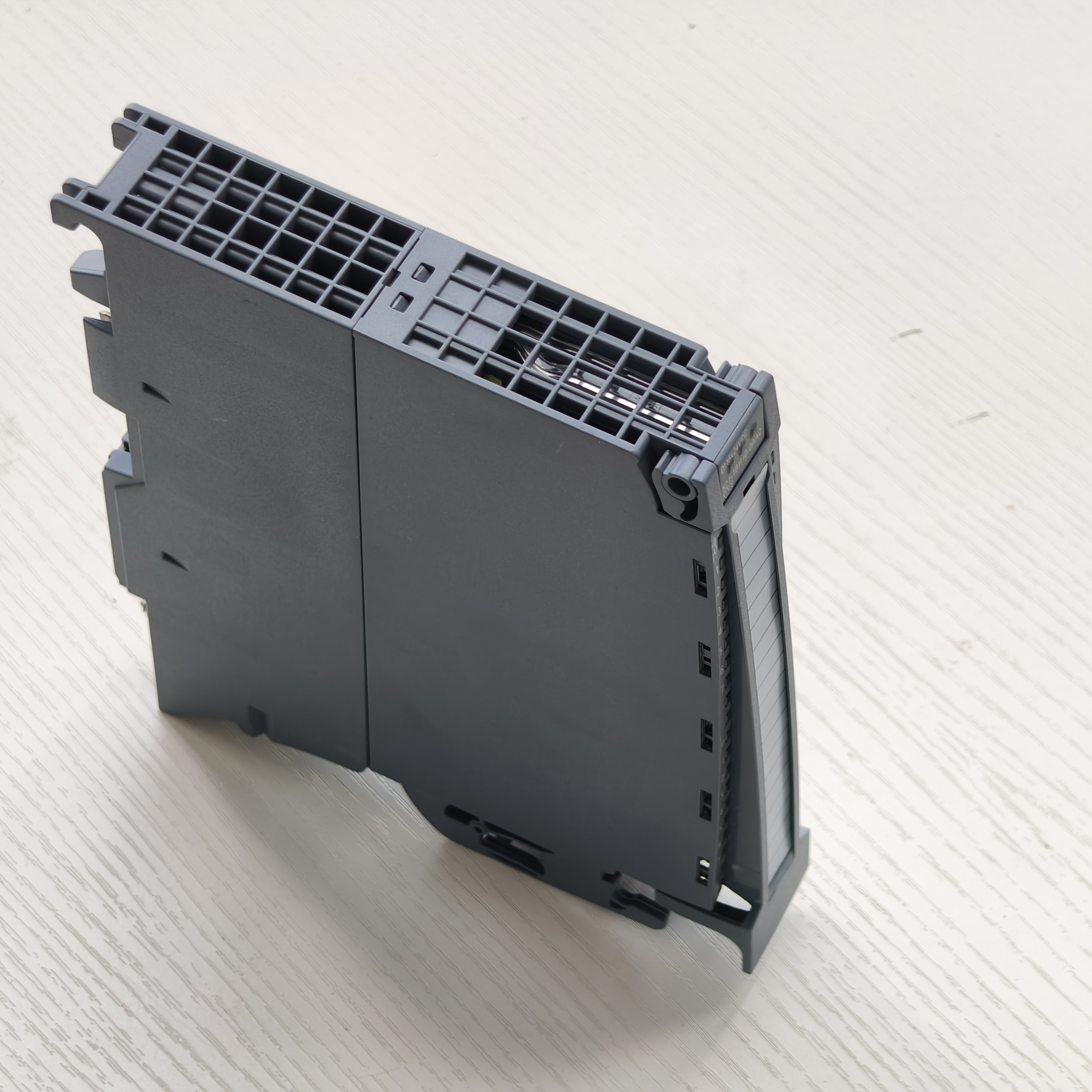 Gold Seller's Original S7-1500 Series 6ES7522-1BH10-0AA0 PLC PAC Dedicated Controllers RS485 New Warehouse Stock Programming