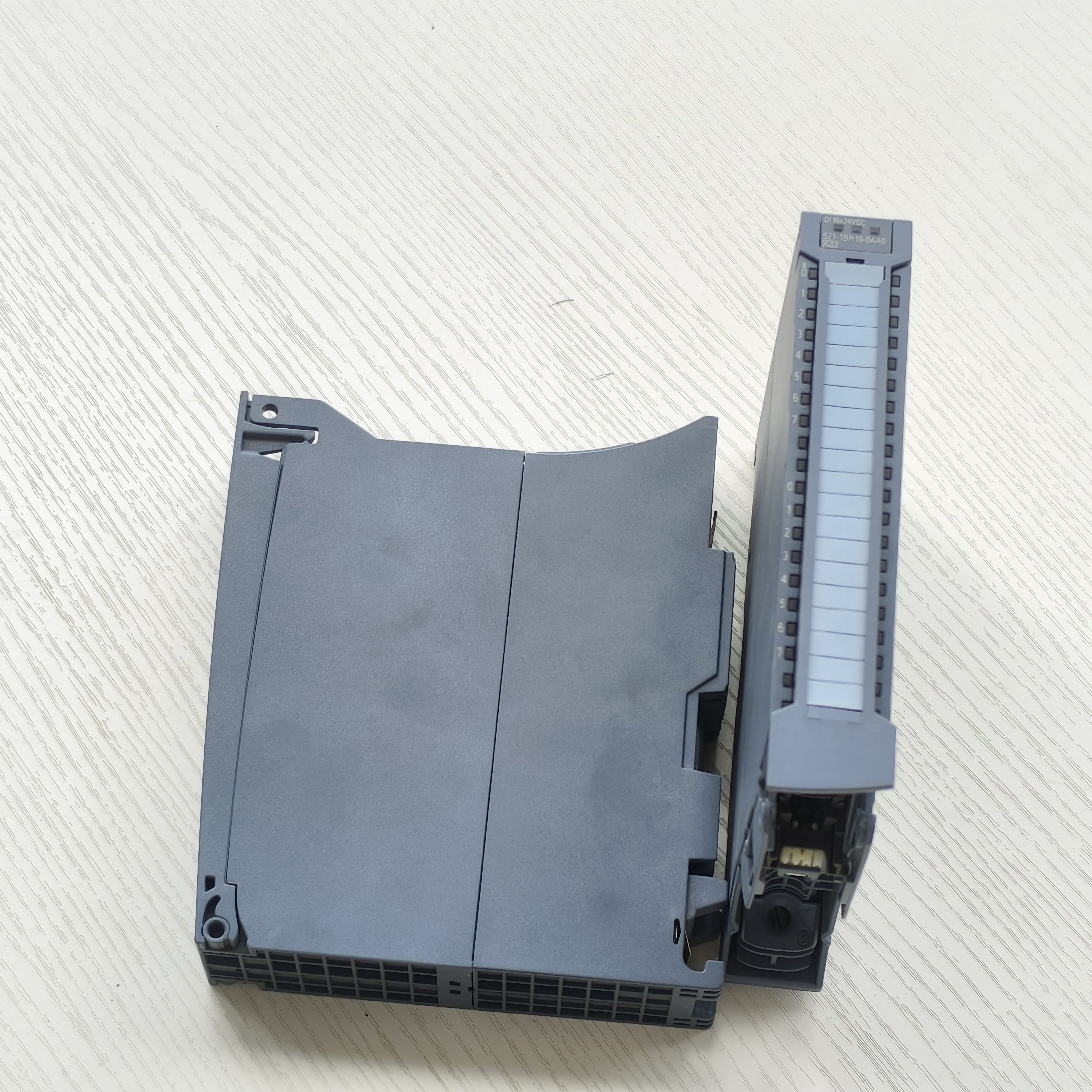 Gold Seller's Original S7-1500 Series 6ES7522-1BH10-0AA0 PLC PAC Dedicated Controllers RS485 New Warehouse Stock Programming